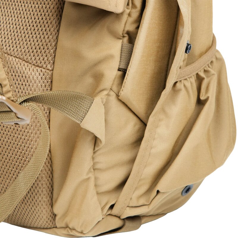 3 Day Assault BVS INTL - Coyote (Detail, Belt Tucked)