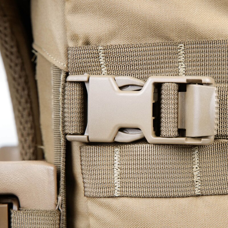 Blackjack 50 - Coyote (Detail, YKK Buckles)