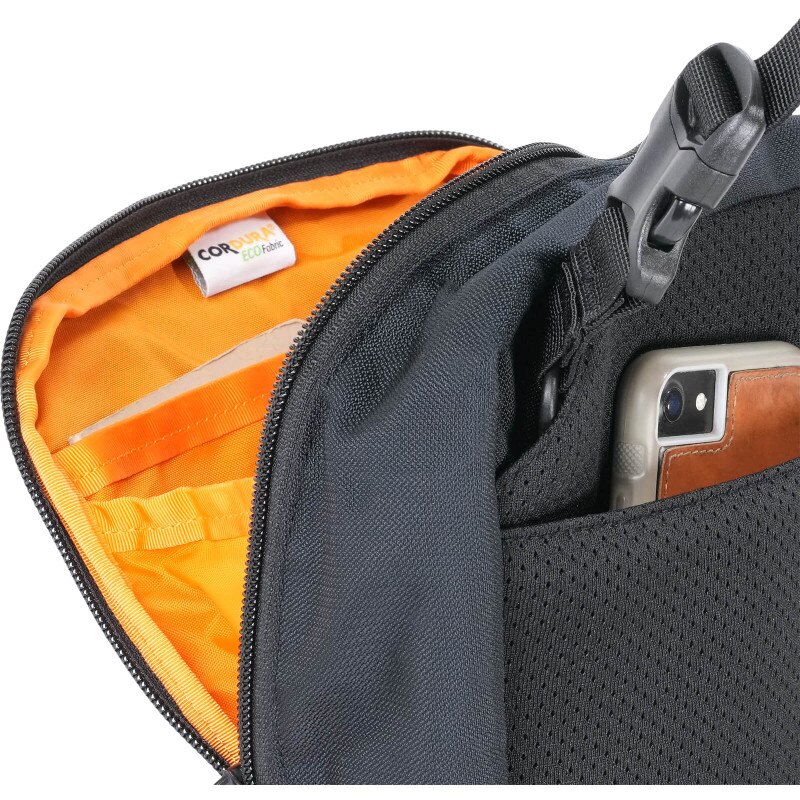 District 4 - Black (Detail Pockets)