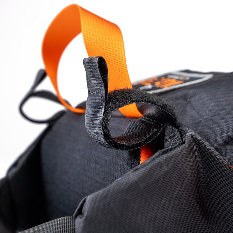 Hip Monkey 25: Legacy Edition - Detail, Attachment Straps