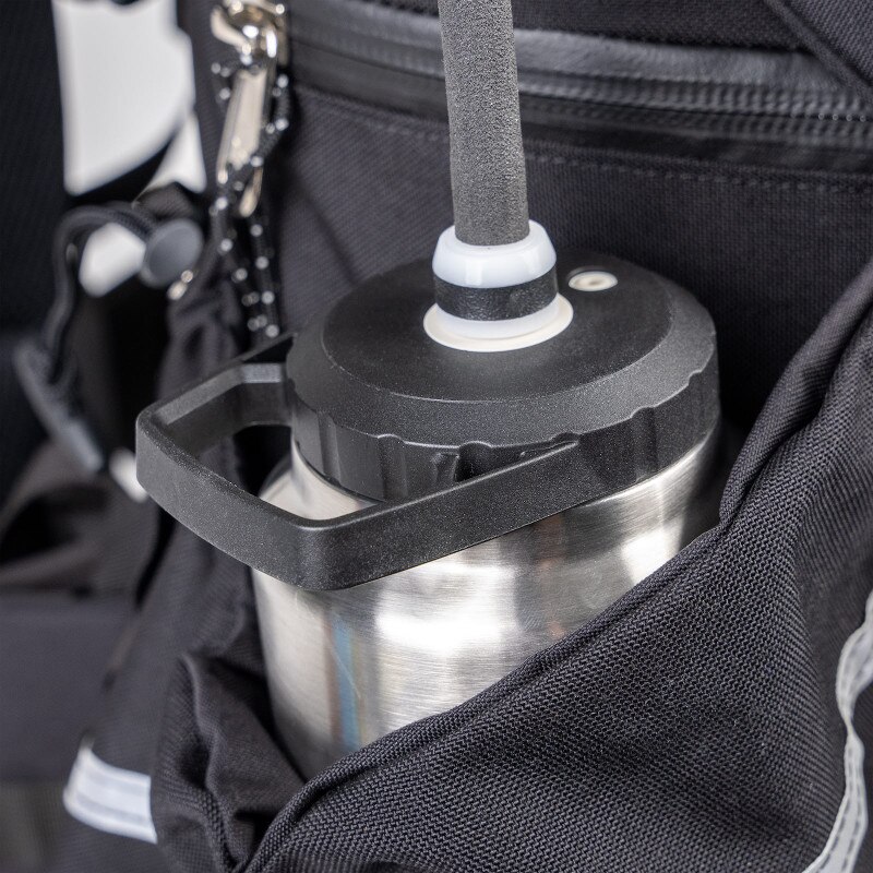 HydroLid®️ EXT - Black (Detail, in Side Pocket)