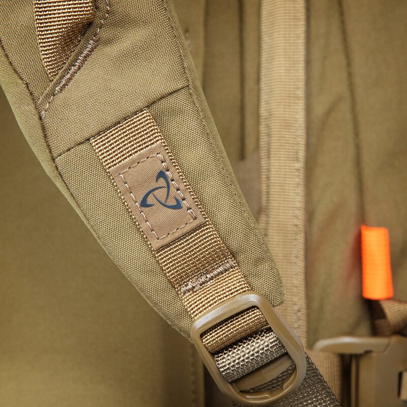 Metcalf 50 - Buckskin (Detail, Shoulder Pad)