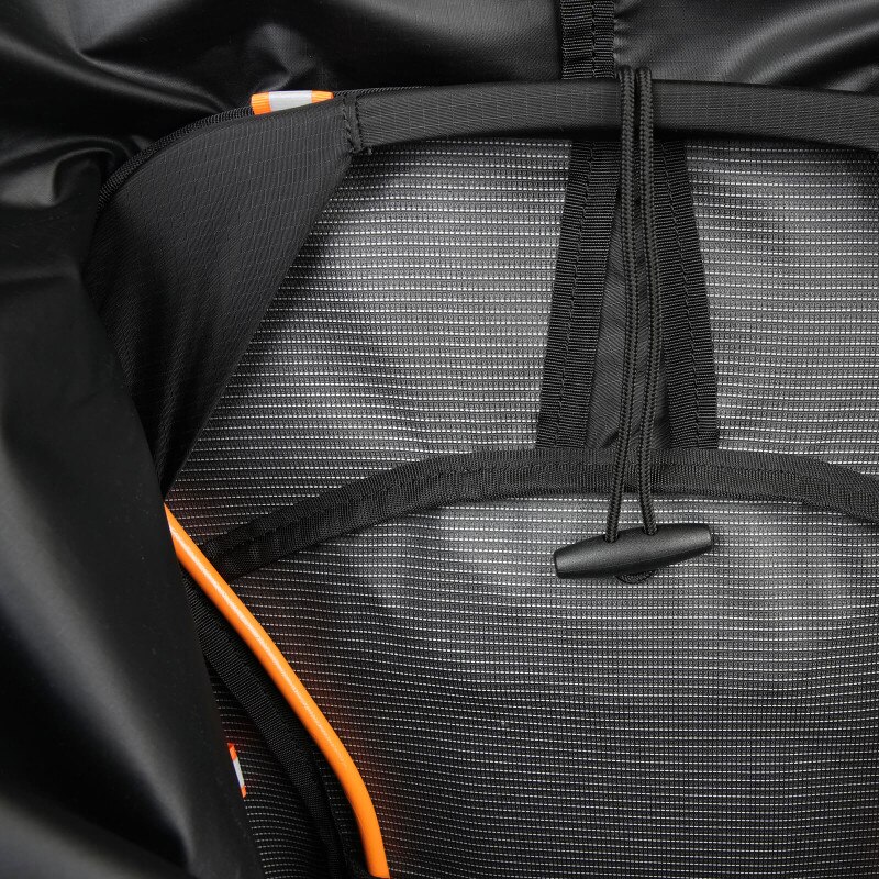 Radix 31 - Black And Hunter (Detail, Inside)