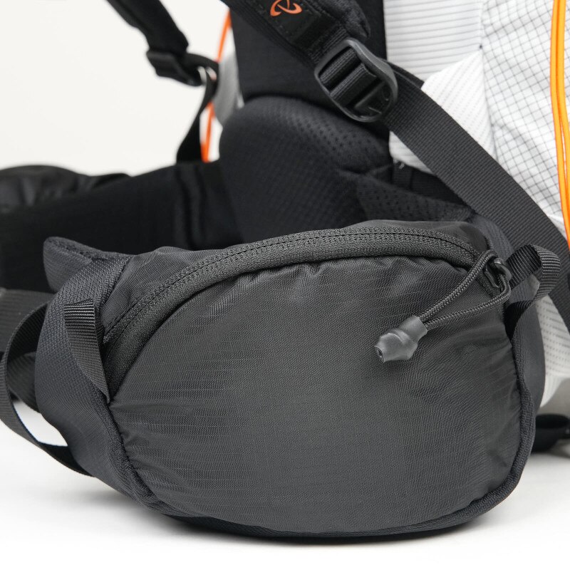 Radix 31 - White And Hunter (Detail, Belt Pocket)