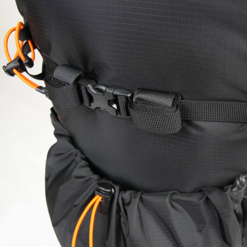 Radix 47 - Black And Hunter (Detail, Hardware)