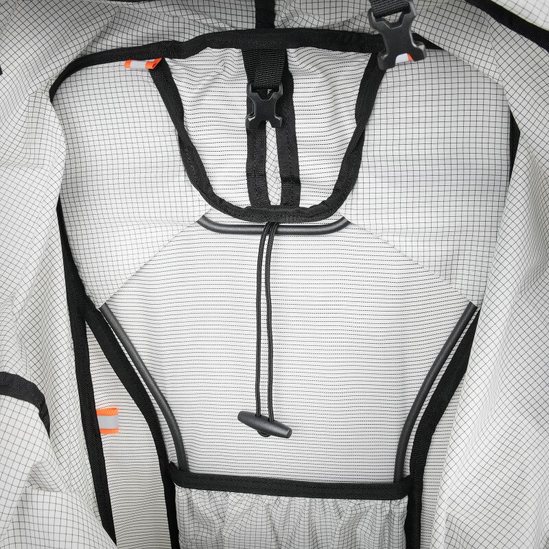 Radix 57 - White And Hunter (Detail, Inside)