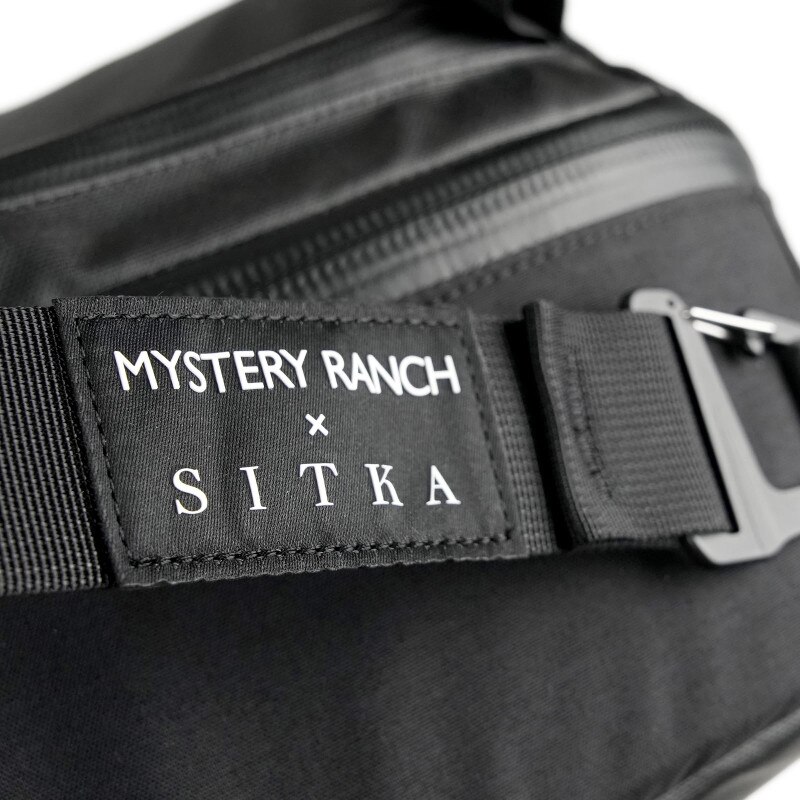 Ryder Bow Case - Black (Detail, Strap Label)